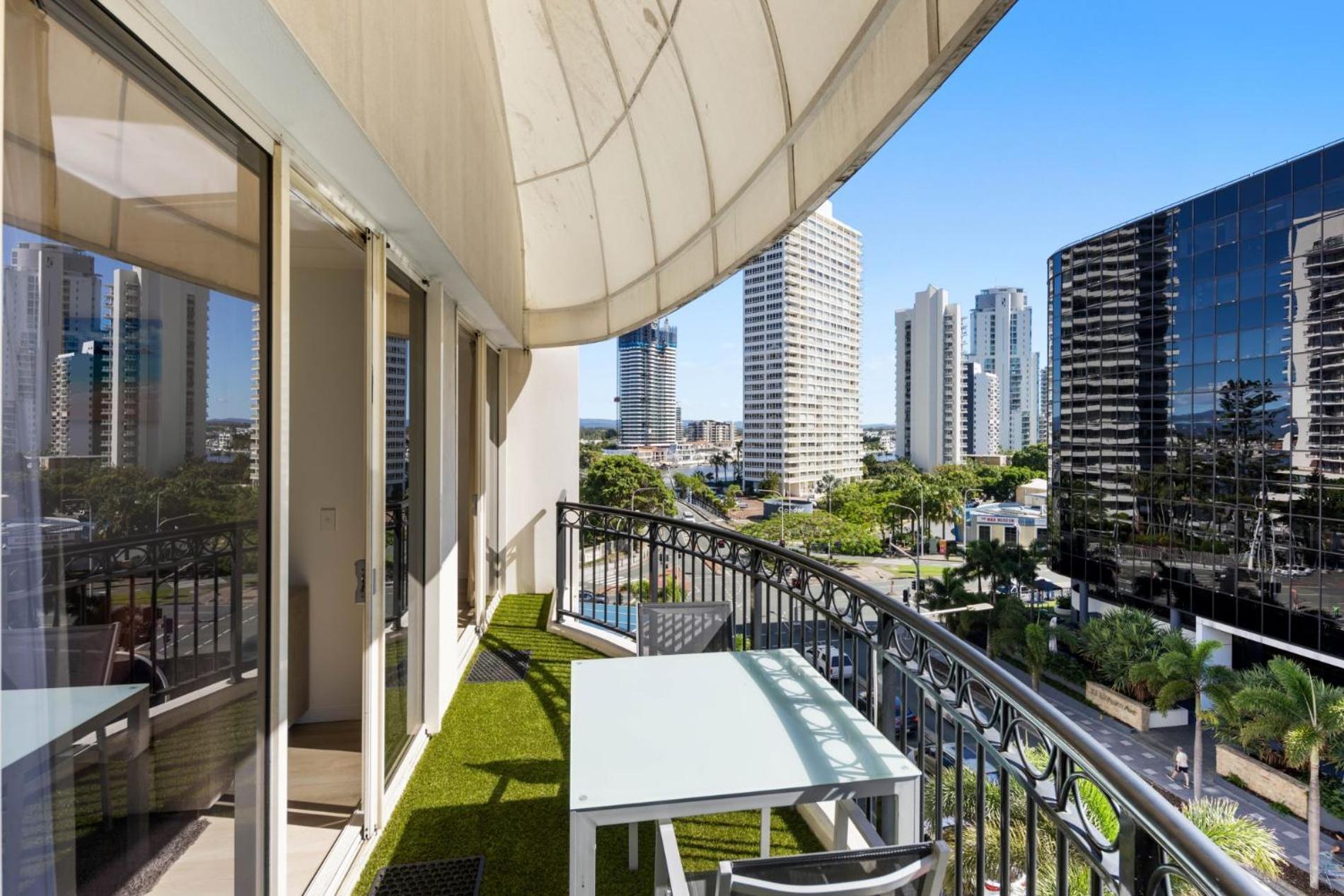 Apartment Chevron Renaissance - Private