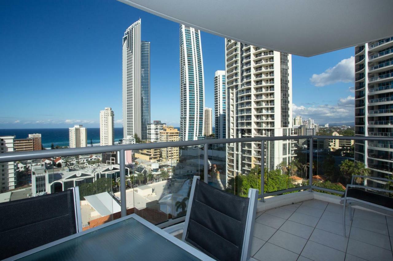 Chevron Renaissance - Private Apartment
