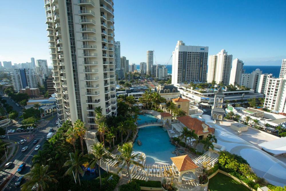 Chevron Renaissance - Private Apartment *